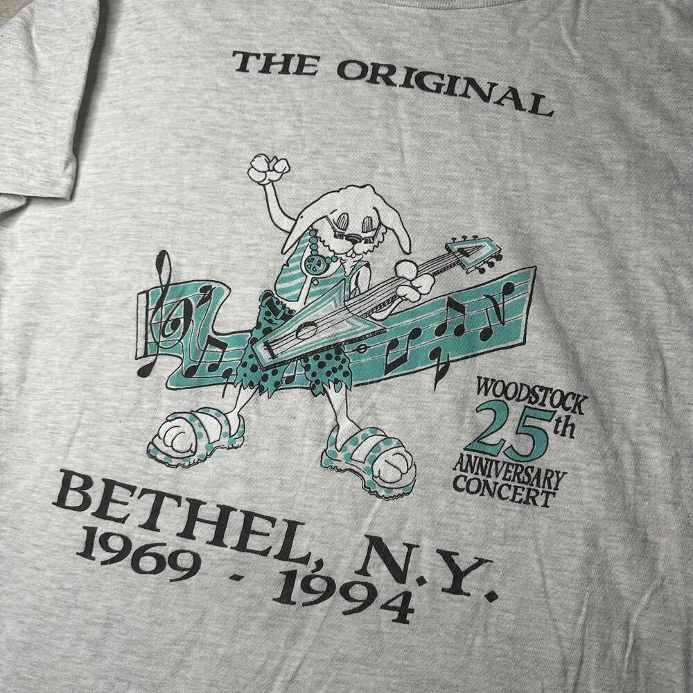 Vintage 1994 Woodstock 25th Anniversary Bethel‎ NY Graphic Music Band Tee Size L - Picture 2 of 10